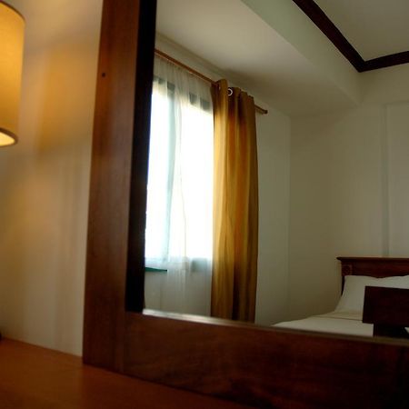 Isabelle Royale Makati Ξενοδοχείο Μακάτι Εξωτερικό φωτογραφία